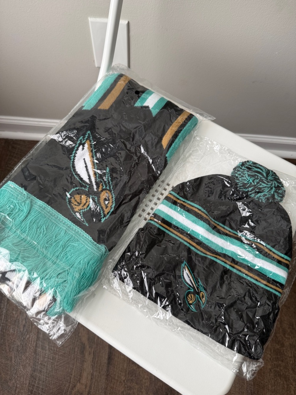 Charlotte Hornets Pom Beanie and Scarf Set - Women Accessories Hats